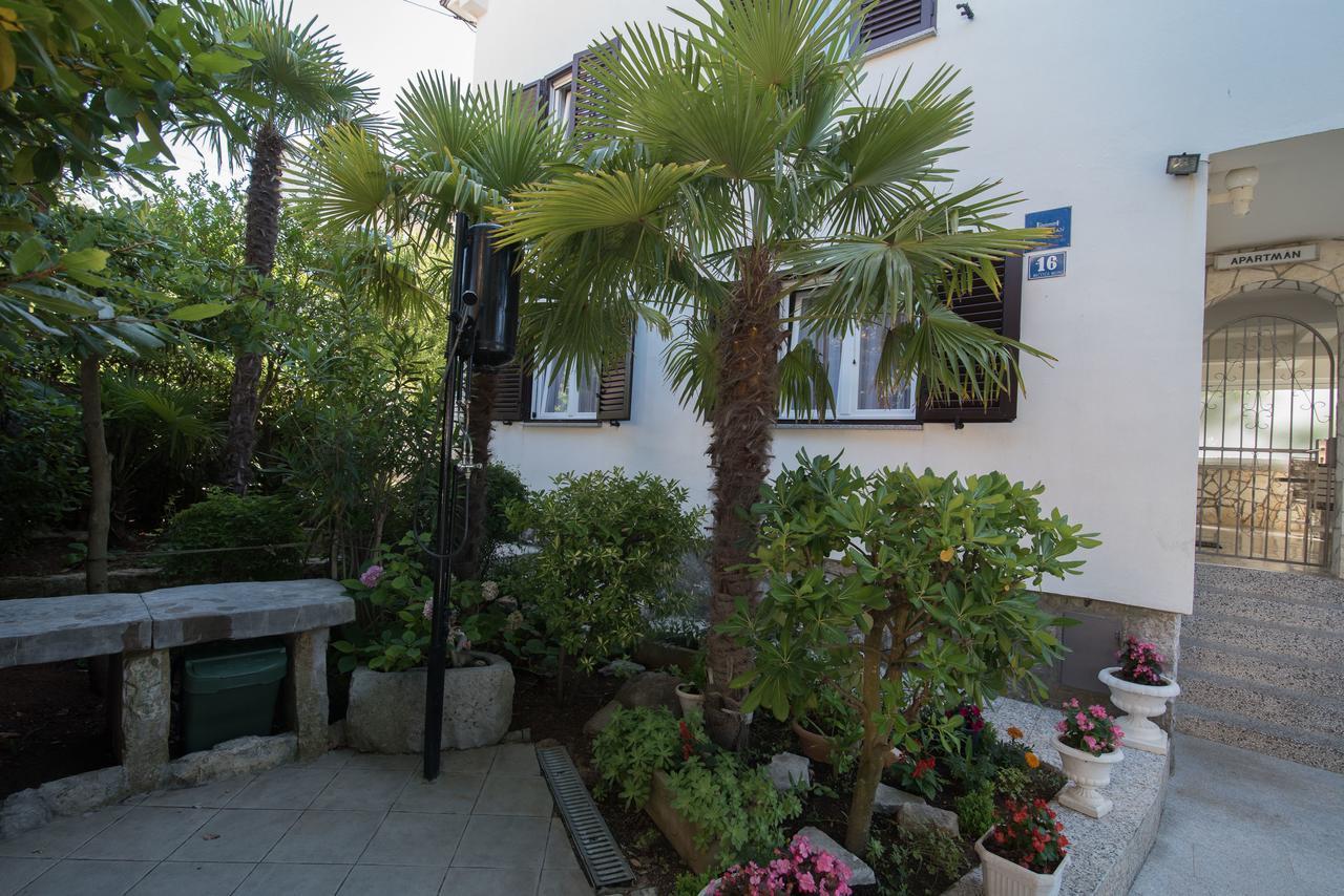 Apartments Palme Malinska Exterior foto